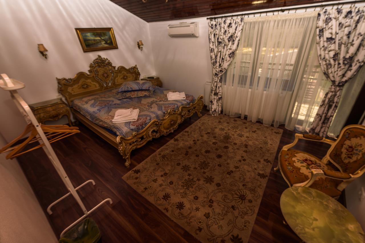Hotel Casa Andrei à Orşova Extérieur photo