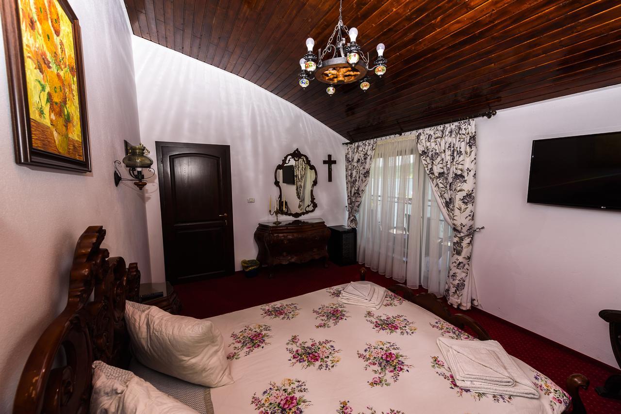 Hotel Casa Andrei à Orşova Extérieur photo