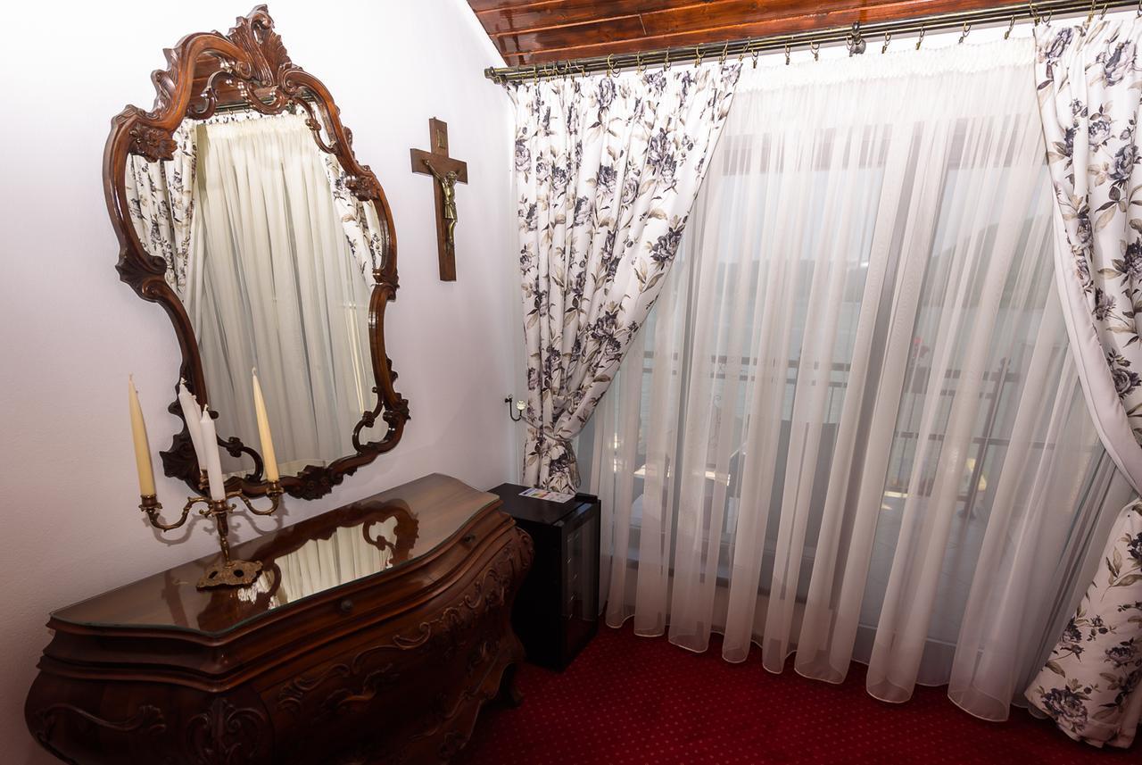 Hotel Casa Andrei à Orşova Extérieur photo