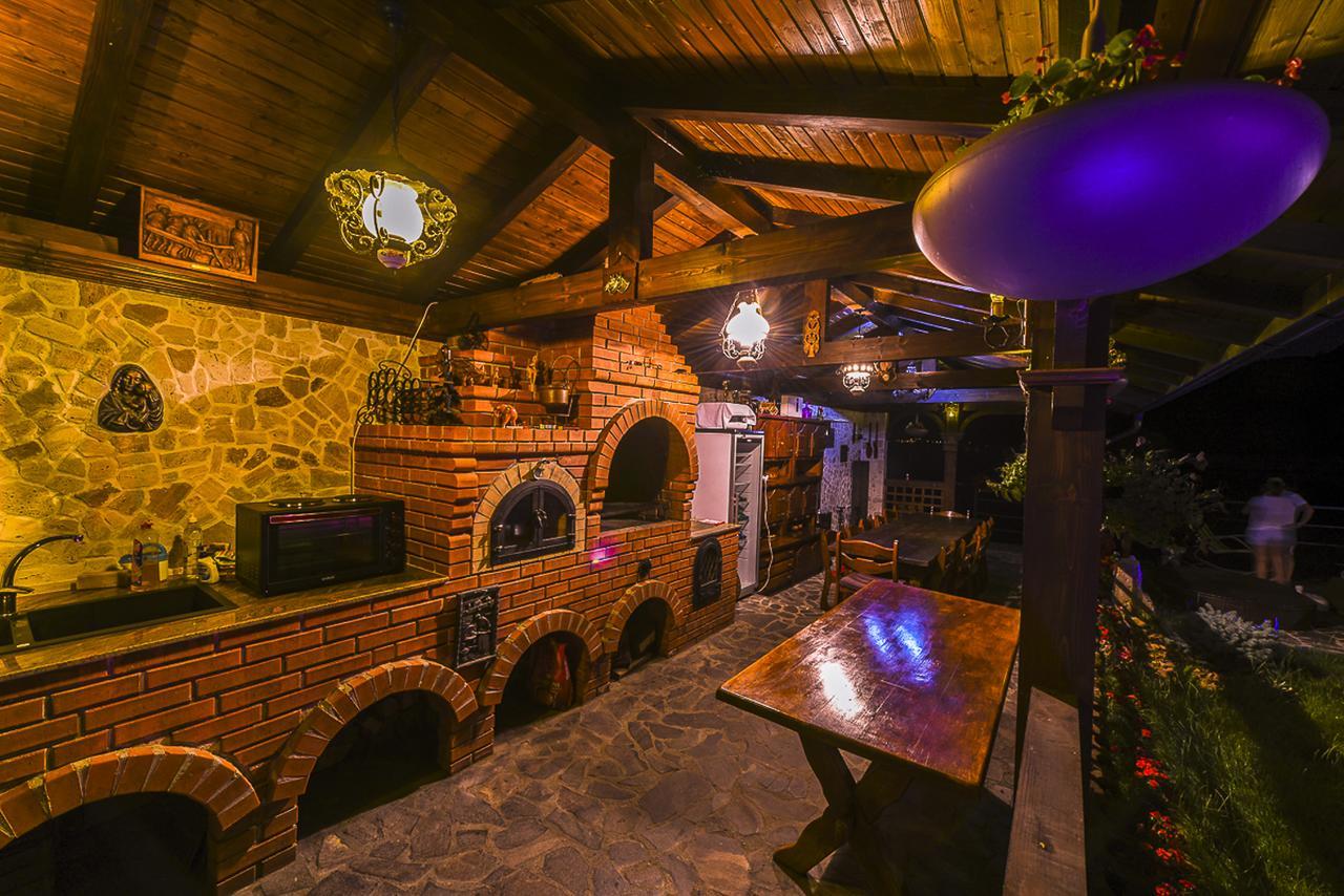 Hotel Casa Andrei à Orşova Extérieur photo
