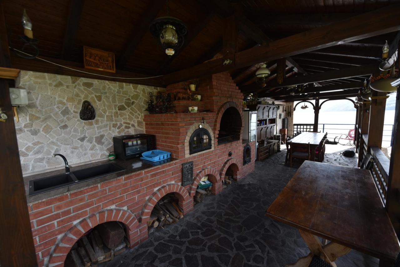 Hotel Casa Andrei à Orşova Extérieur photo